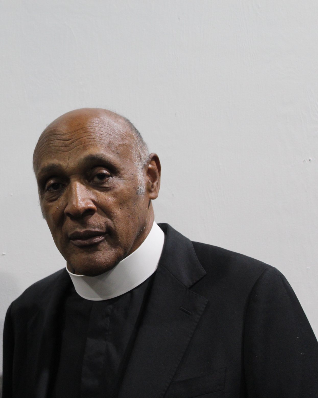 Portrait of Pastor Kerney Thomas in clerical attire